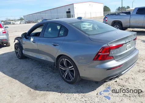 2021 Volvo S60 T6 R-Design z USA, uszkodzony, nr VIN 7JRA22TM8MG082065